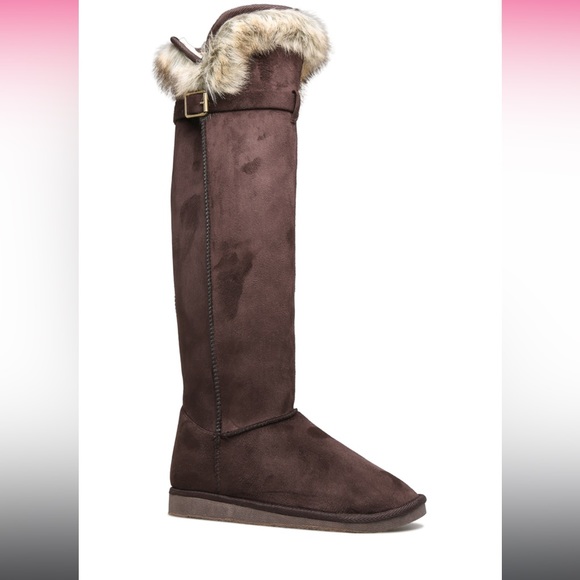 Knee High Fuzzie Flat Boot - Picture 4 of 5